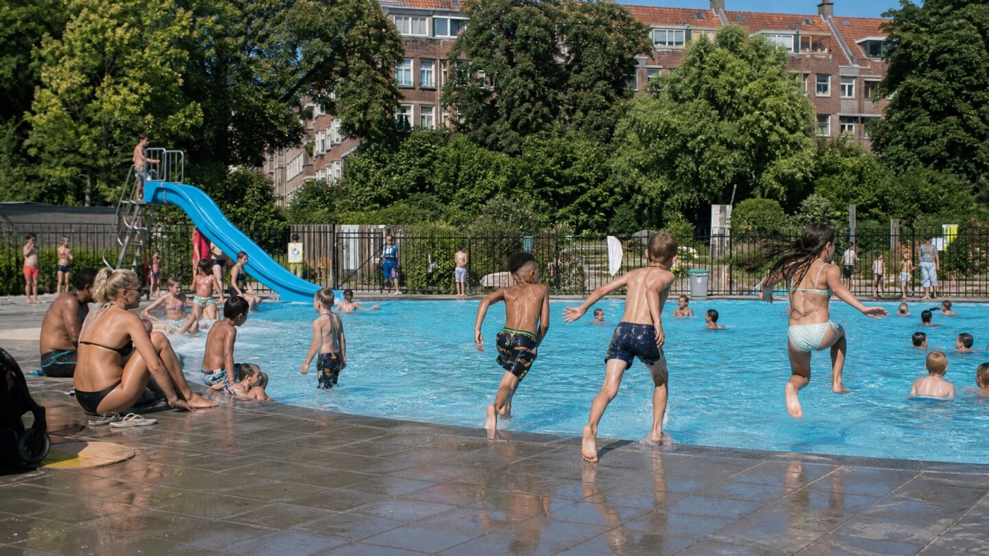 Kid-Friendly Swimming Pools in Amsterdam: A Parent’s Guide