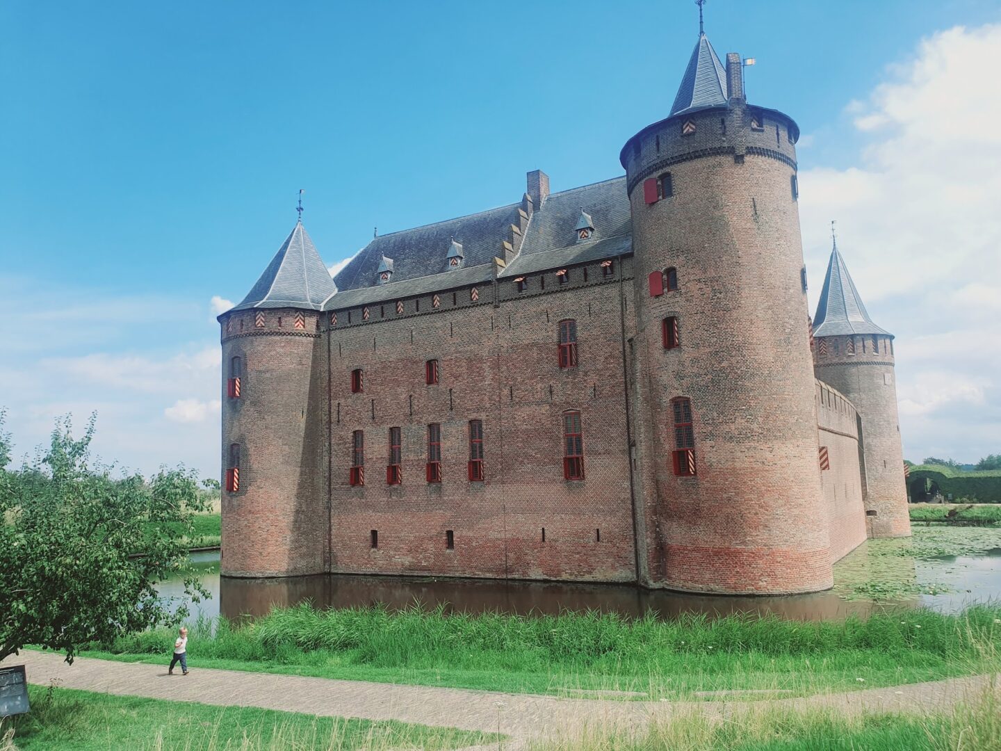 Ferry service Almere-Amsterdam: from Marina Muiderzand to Pampus and Muiderslot