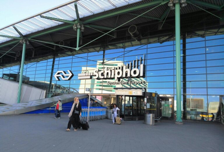 Roundtrip Train: Schiphol Airport ↔ Amsterdam Central