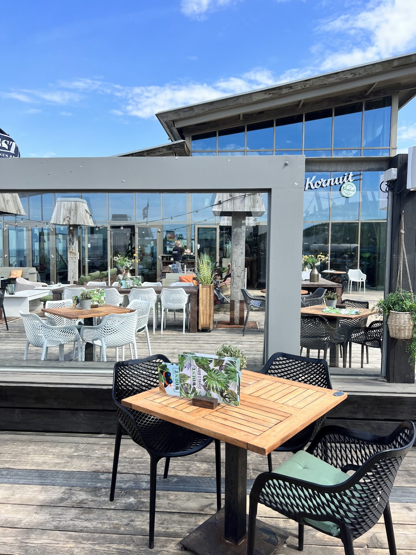 Beach Restaurant Woest