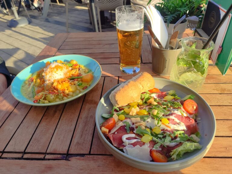Beach Restaurant Woest