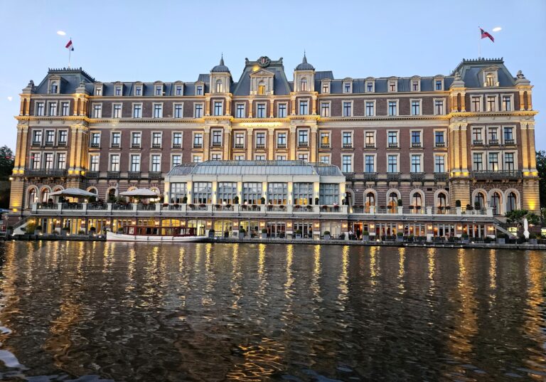 Blue Boat Kids Cruise – children’s canal cruise through Amsterdam