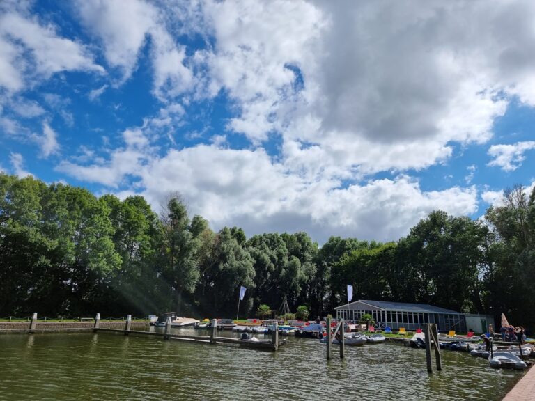 Boat, sloop and canoe rental Waarland in Heerhugowaard