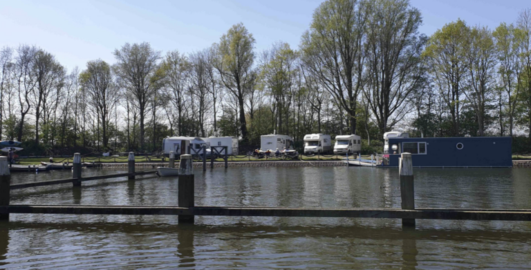 Boat, sloop and canoe rental Waarland