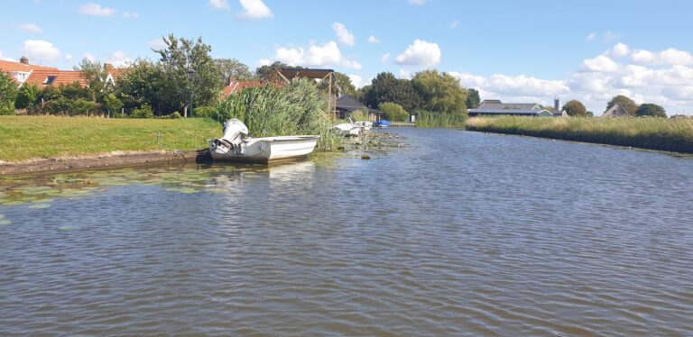 Boat, sloop and canoe rental Waarland