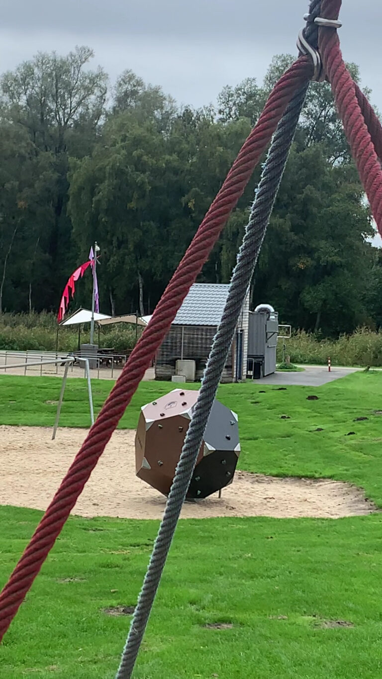 Boerengolf spelen met de kinderen at Twiske Haven Oostzaan