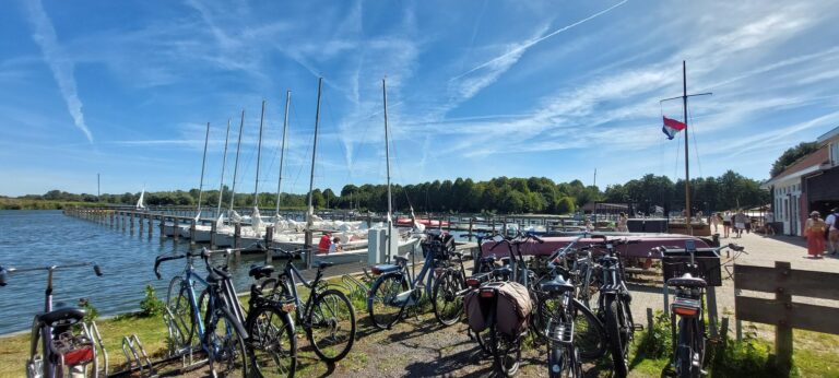 Bootje huren at Twiske Haven