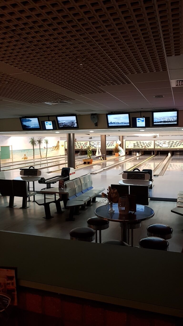 Bowling at North Sea Bowling in Julianadorp aan Zee