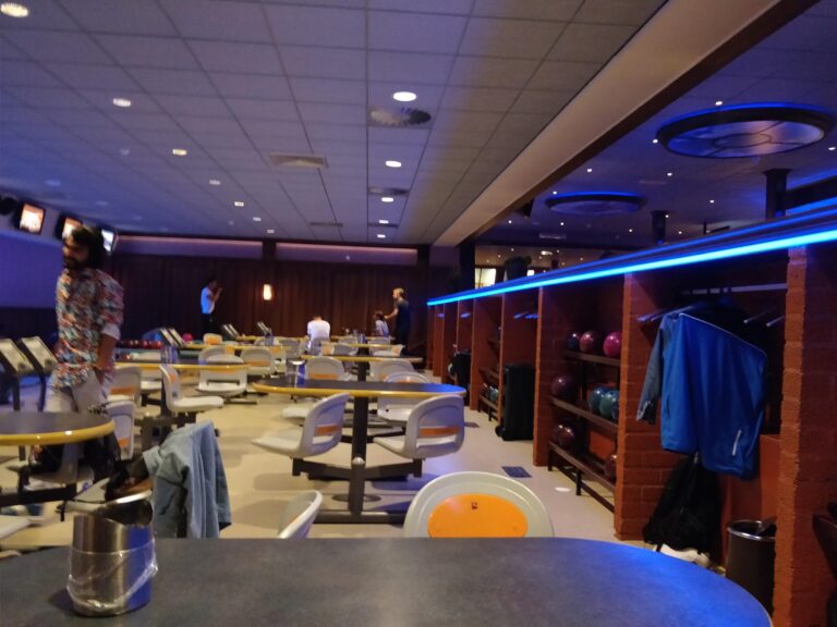 Bowling- en partycentrum de Zedde