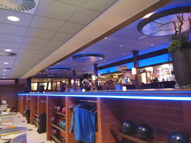 Bowling- en partycentrum de Zedde