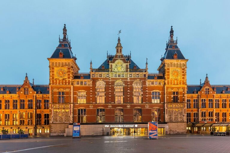 Roundtrip Train Schiphol Airport  – Amsterdam Central Station