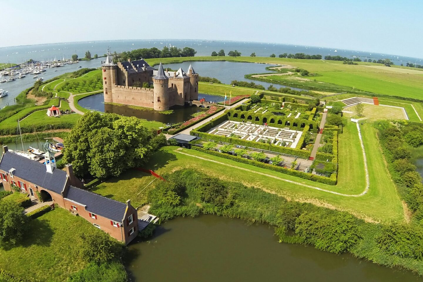 Muiderslot Castle: Entry Ticket + Audio Guide