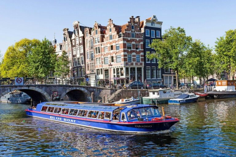 Rembrandts Experience + Canal Cruise