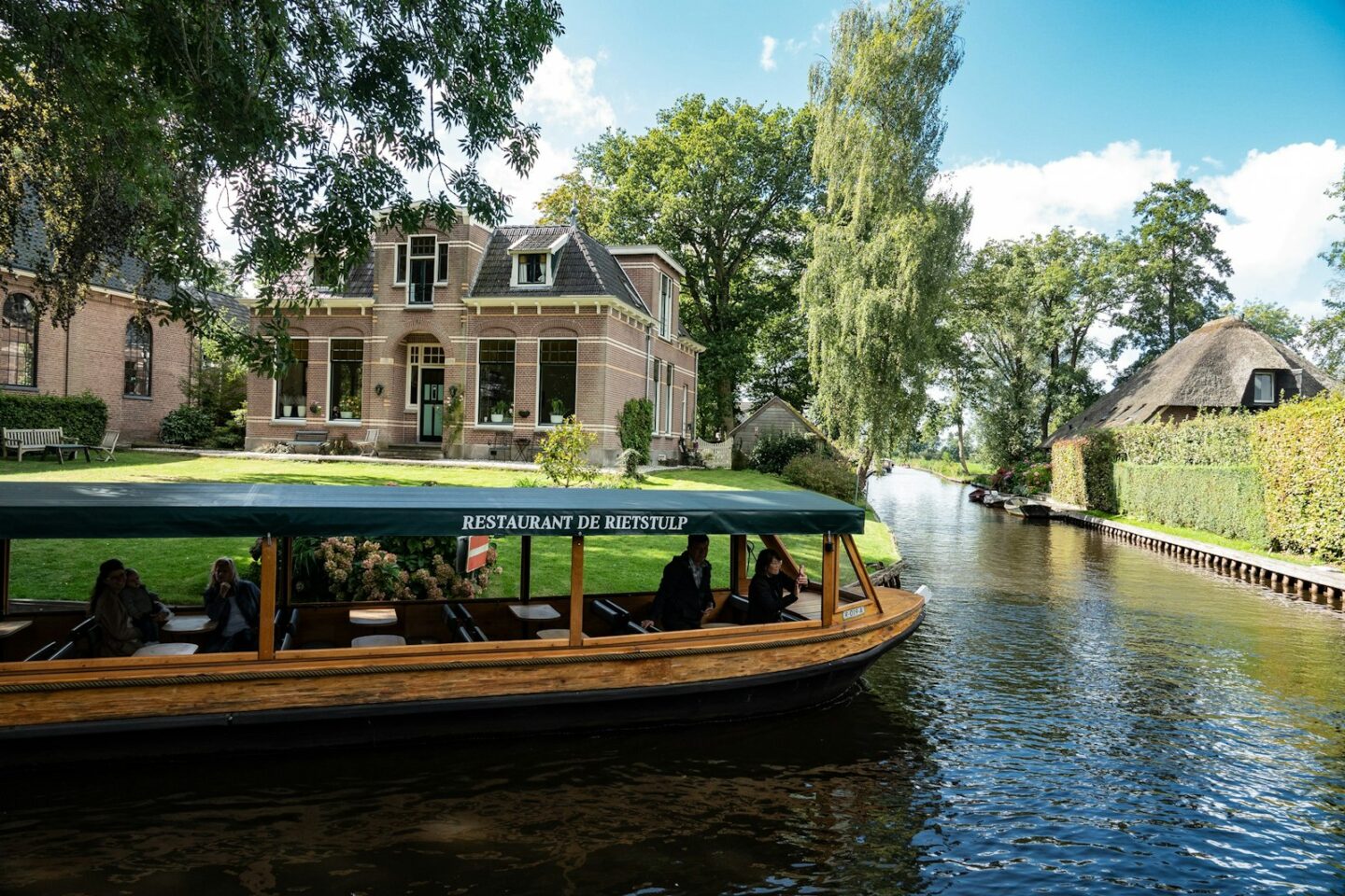Giethoorn: Transport + Boat Trip