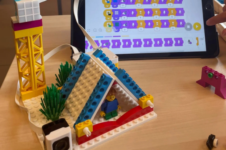 Bricks & Robots
