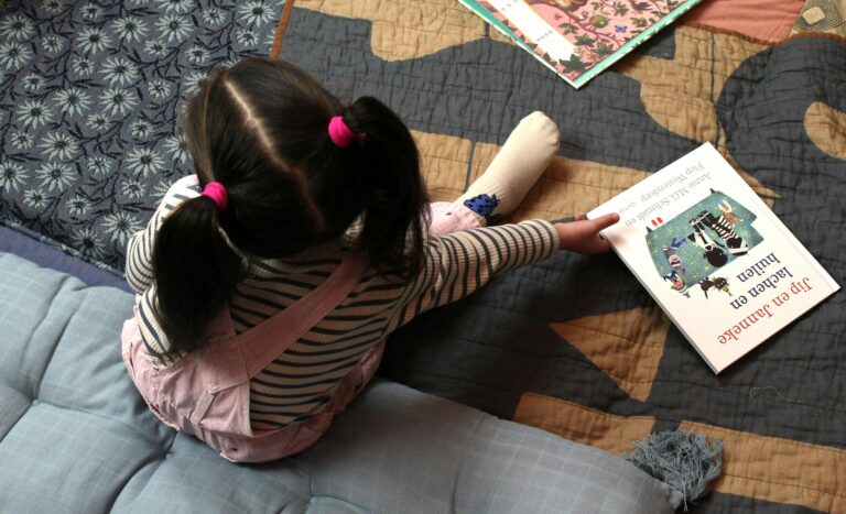 Reading aloud on Saturday (storytime)