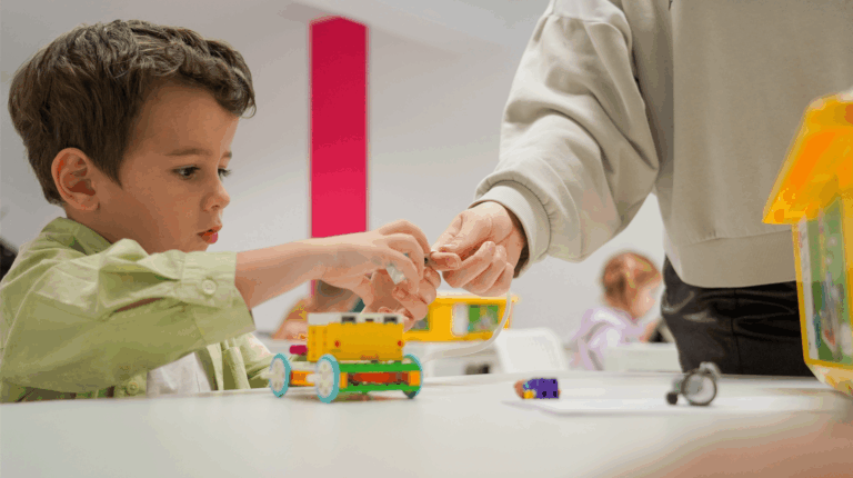 Free LEGO Robotics Class 4-6 years old