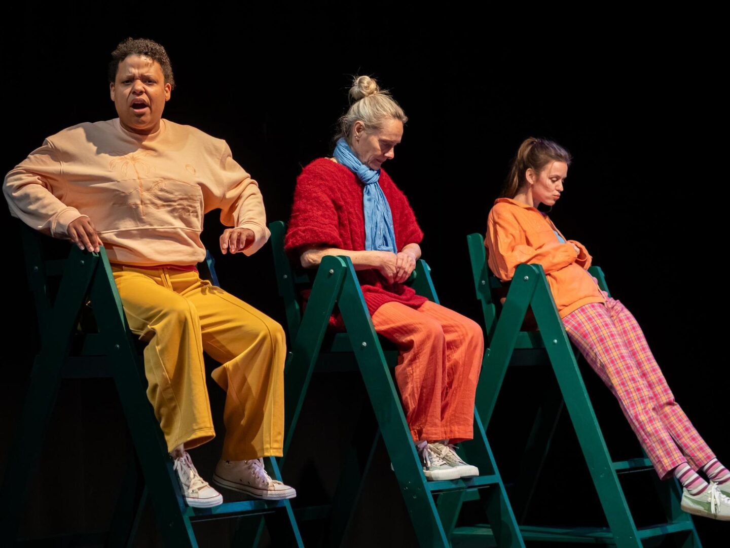 My mother is a HUMAN. Me too – Eigen Werk Theaterteam
